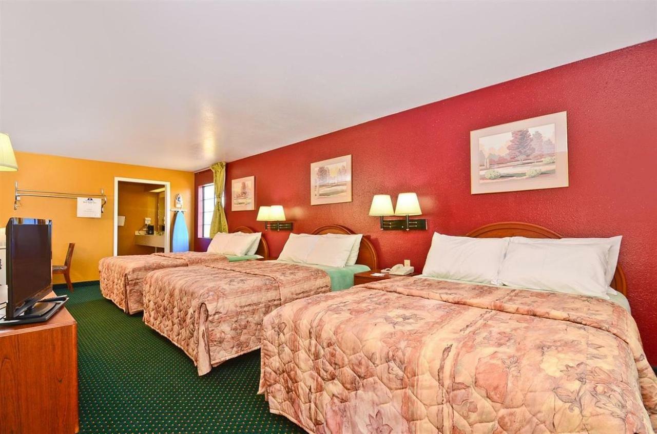 Pine Point Inn & Suites Smithville Kültér fotó