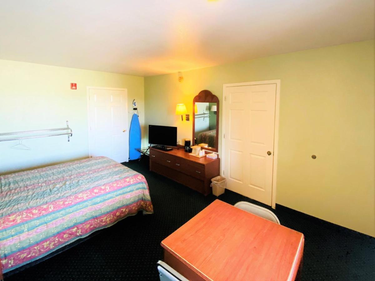 Pine Point Inn & Suites Smithville Kültér fotó